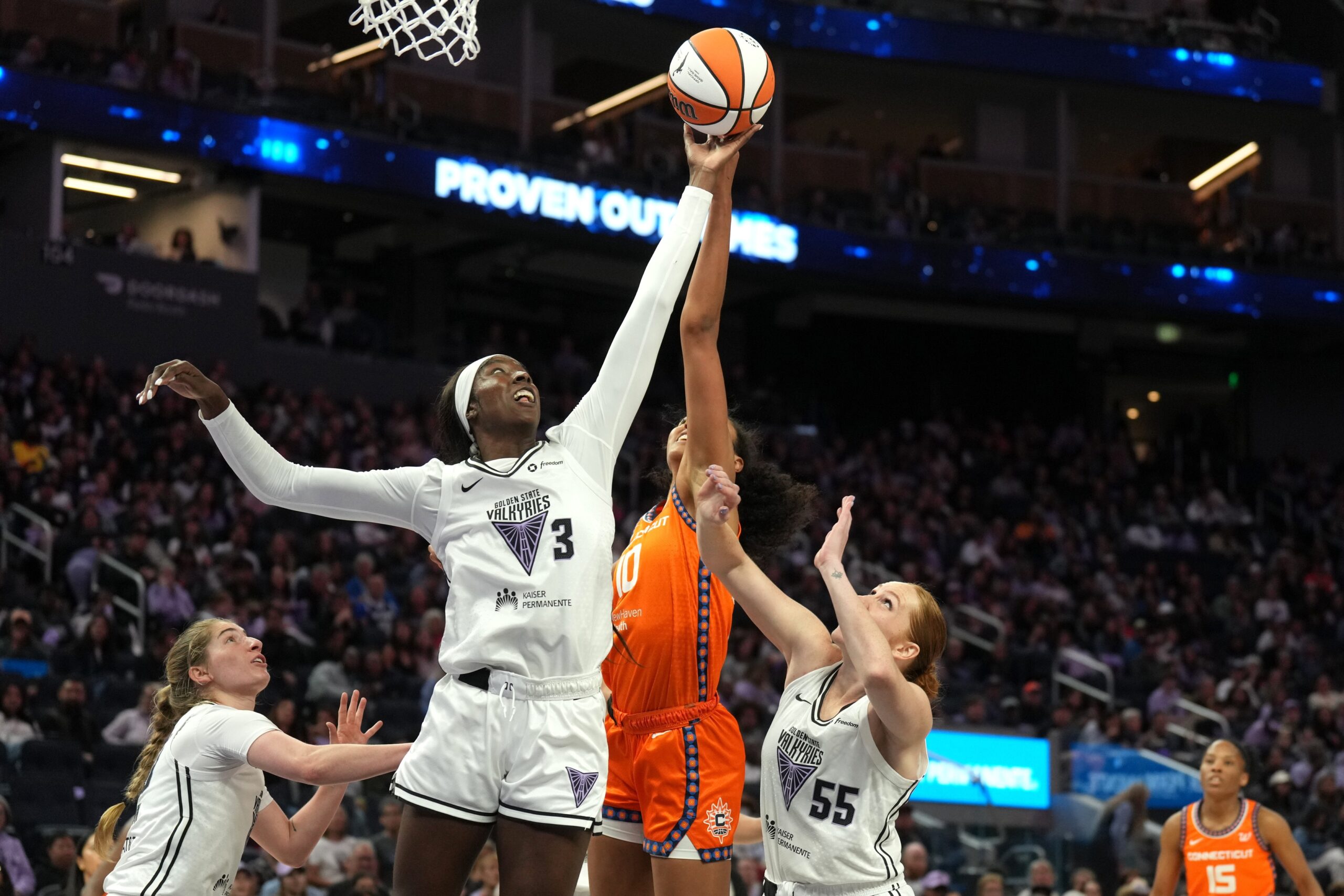 WNBA: Connecticut Sun at Golden State Valkyries