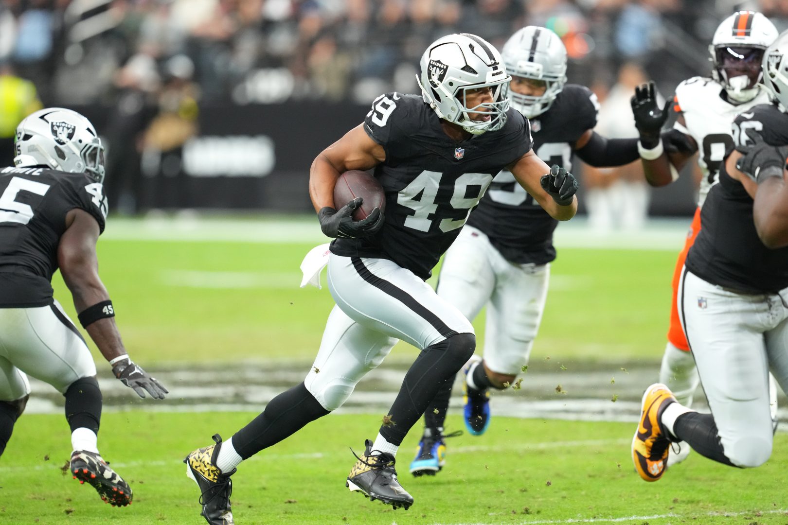 Las Vegas Raiders defensive end Charles Snowden