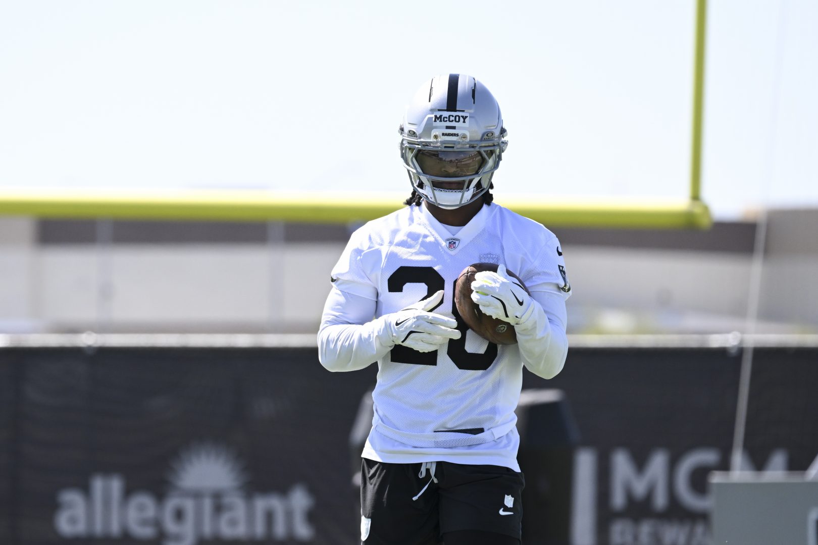 Las Vegas Raiders cornerback Jermod McCoy