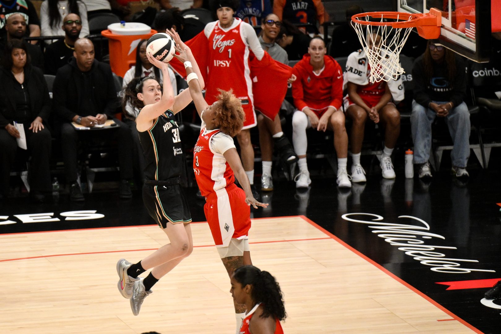 Breanna Stewart shoots over NaLyssa Smith during the June 30 Commissioner’s Cup final in Brooklyn.